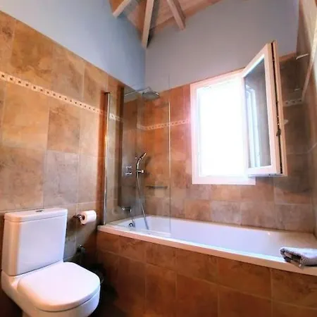 *drosia*/5' From Town & Sea/mountain View Villa